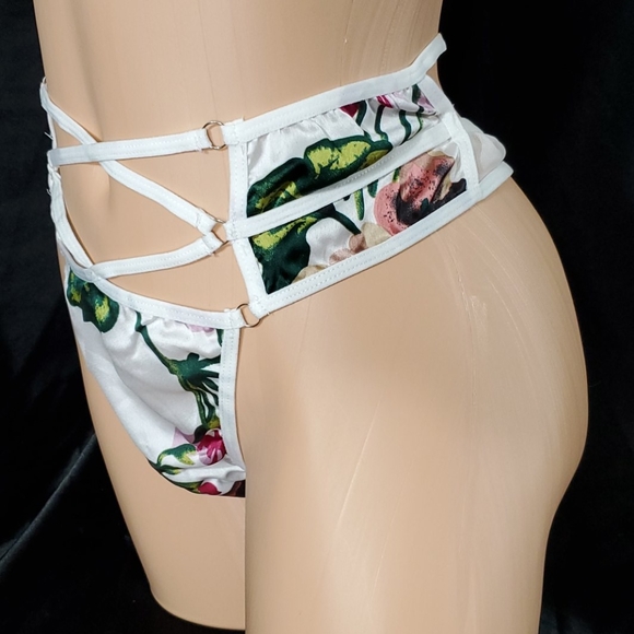 NWOT - M/L Lingerie Set - Picture 7 of 10